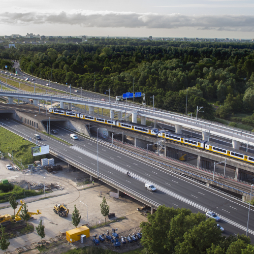 OV SAAL Zuidtak West werkt volgens  veiligheidsladder trede 4.jpg